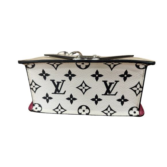 Louis Vuitton Bleecker Box Vernis Beige Pink Crossbody Bag NZ1139 - Picture 7 of 10